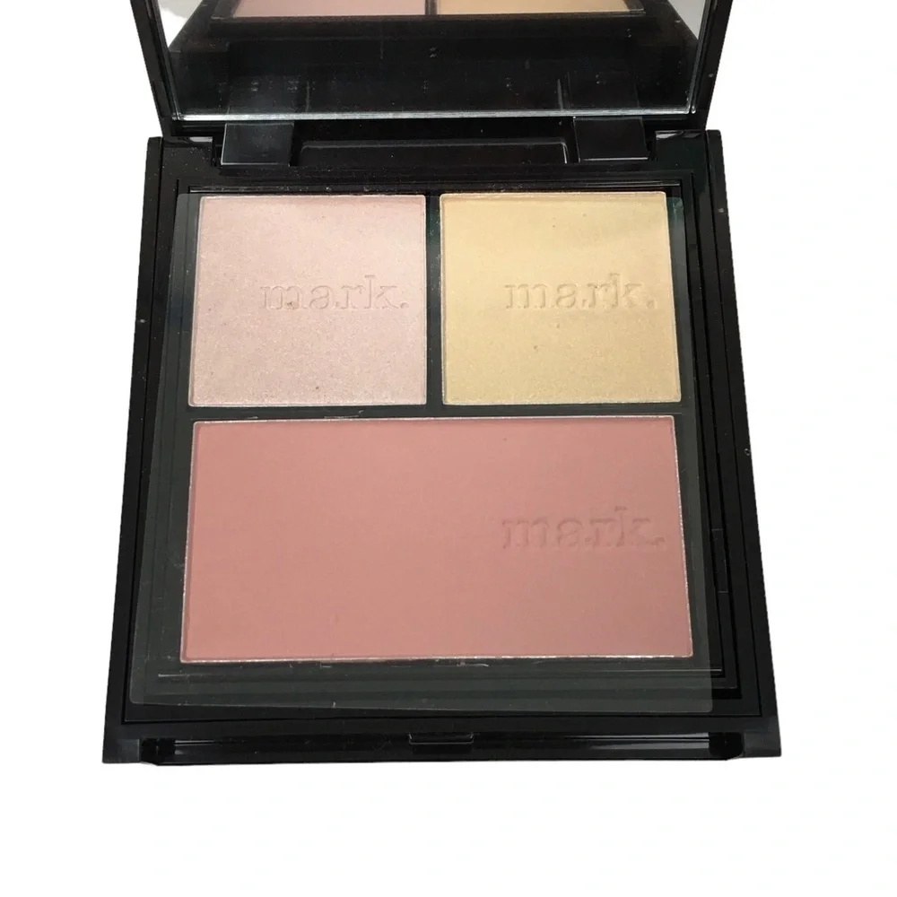 mark. Flip for It New York Spring Color Kit Compact Eyeshadow Blush Lip Color